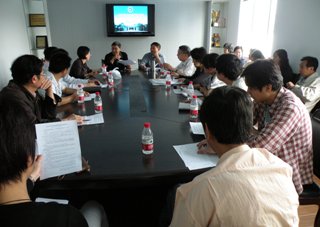 與會人員就節能宣傳工作展開討論